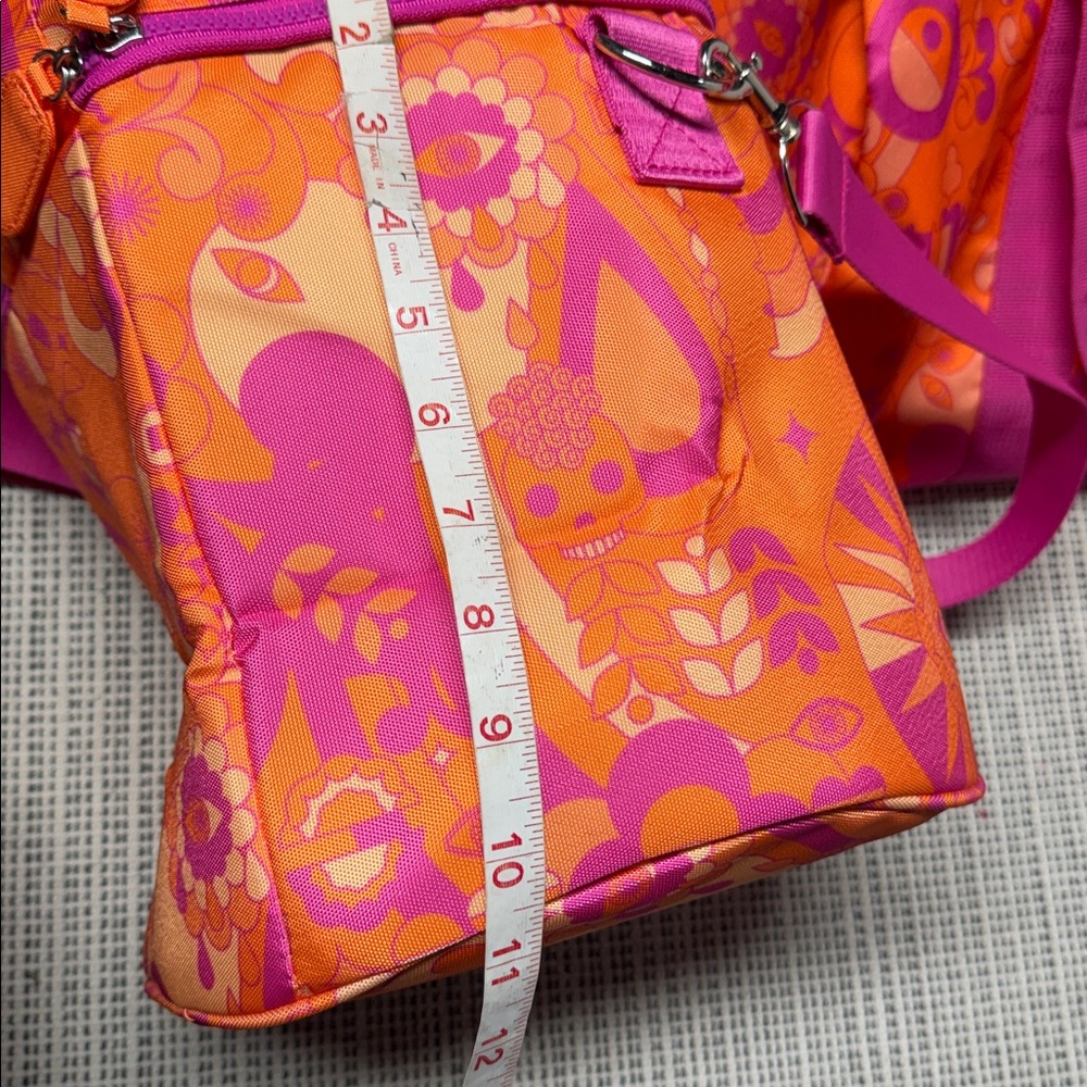 amika signature print gym duffle bag and a matching insulated cooler bag set - Picture 4 of 11